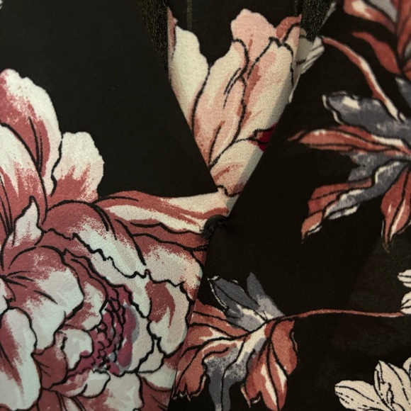 A. Byer Floral Butterfly Top- Size Medium - Picture 6 of 6